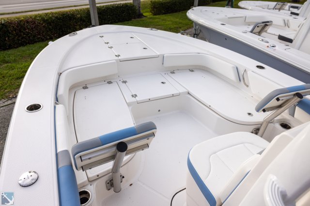 New 2023 Robalo 246 Cayman SD  Boat for sale